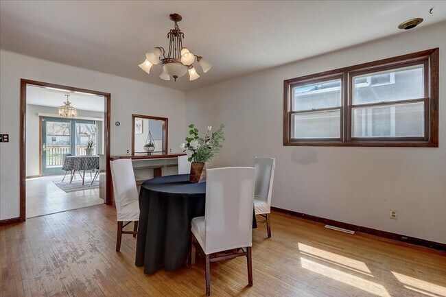 Building Photo - 4Bed/2Bath - Home For Rent in Fort Atkinson