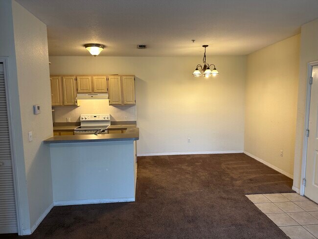 Building Photo - LEGACY CRESCENT 5521-202 - NY