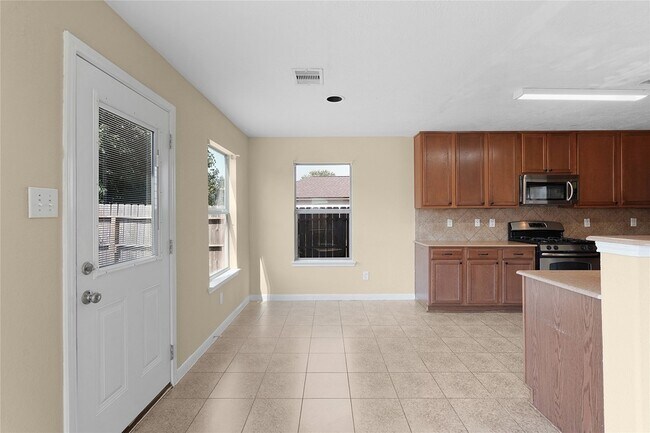 Building Photo - 18743 Westgate Park Dr