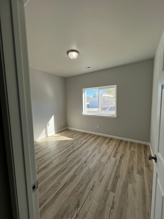 Building Photo - RENT REDUCED-HOME FOR RENT IN SOAP LAKE!