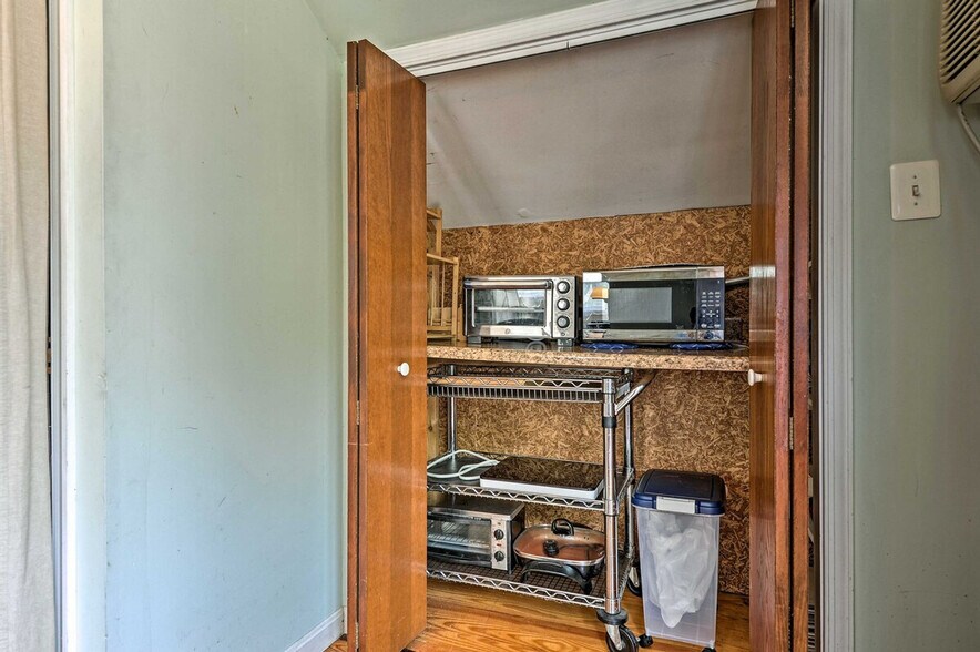 Building Photo - 1414 Regester Ave