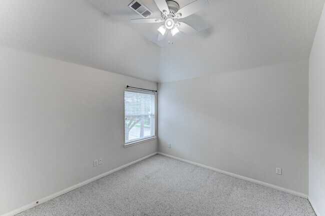 Building Photo - 10103 Cottonwood Canyon Dr