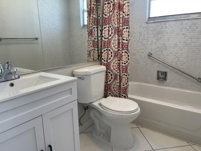 Building Photo - 457 Brittany Dr