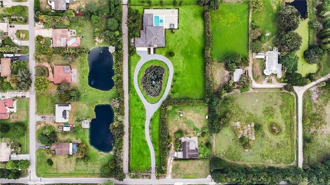 Building Photo - 3320 SW 121st Ave