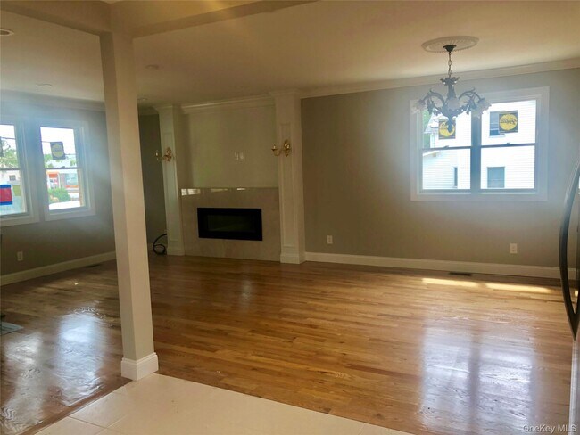 Building Photo - 60 Arlington St