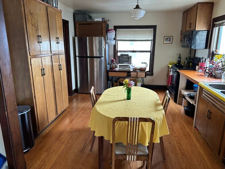 Building Photo - 1001 Rutledge Ct