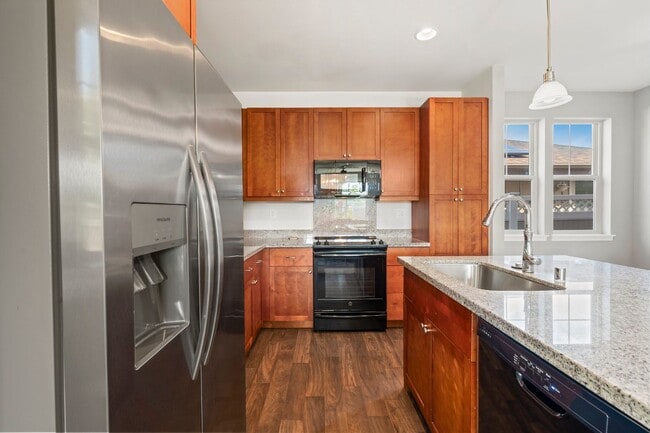 Building Photo - Kahoma Village: Fully furnished 4-bedroom, 2.5-bath home