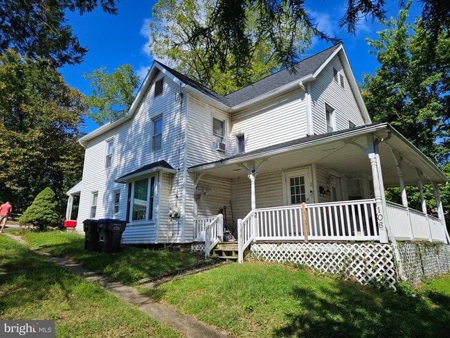 Building Photo - 106 N Valley Rd