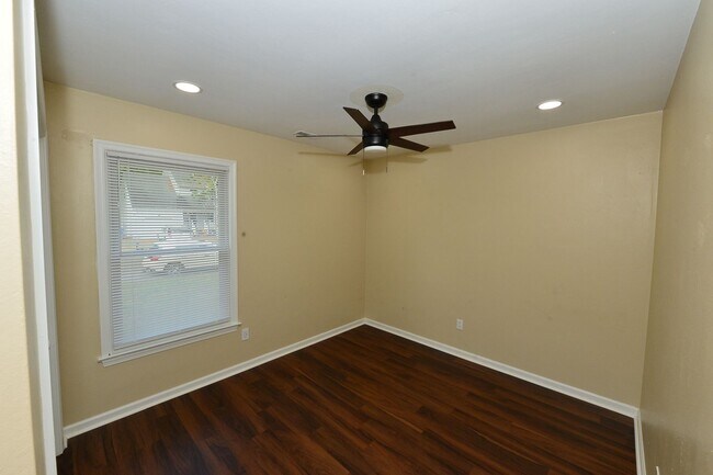 Building Photo - Renovated Ranch in Grassfield High District