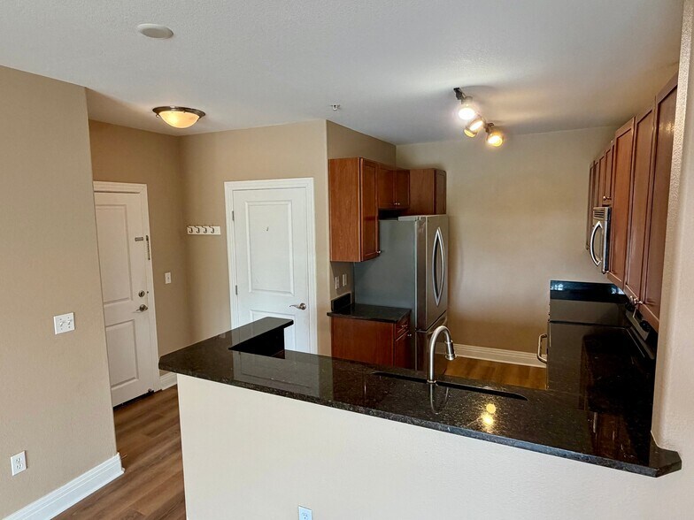 Building Photo - 9039 E Panorama Cir
