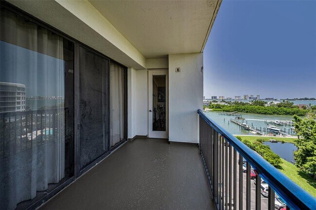 Building Photo - 8 Belleview Blvd