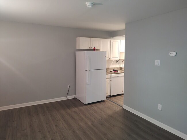 Building Photo - 74 W Moler St