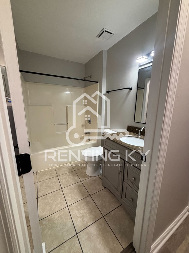 Building Photo - Newly Renovated 3-Bed, 1-Bath House with L...