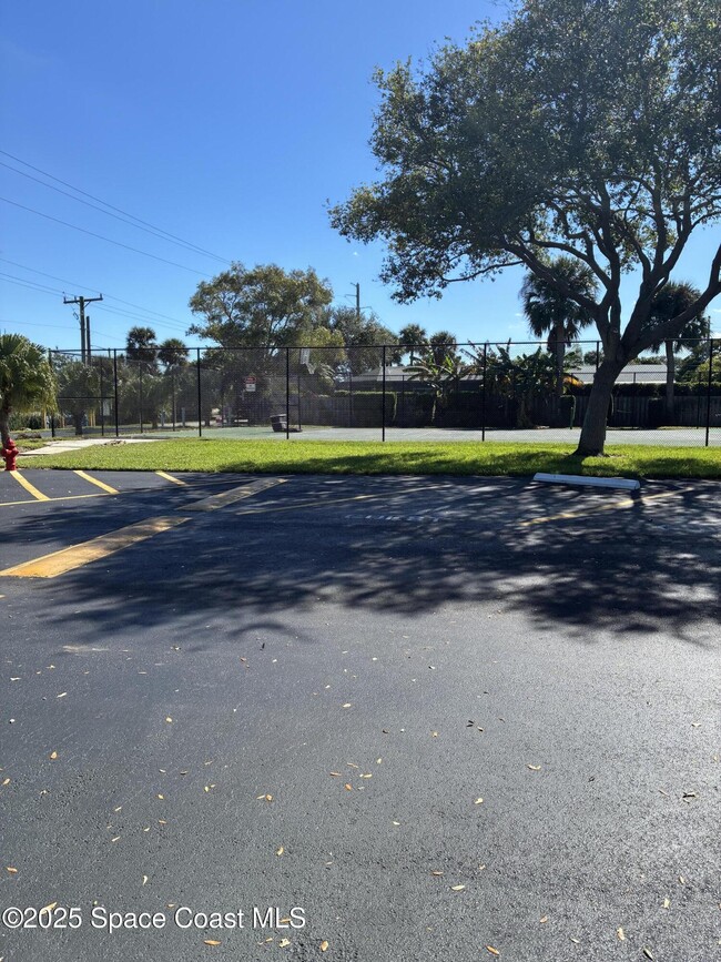 Building Photo - 467 Ibis Ln