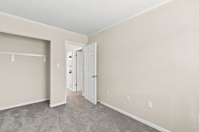 Building Photo - 13 Betty Lee Pl