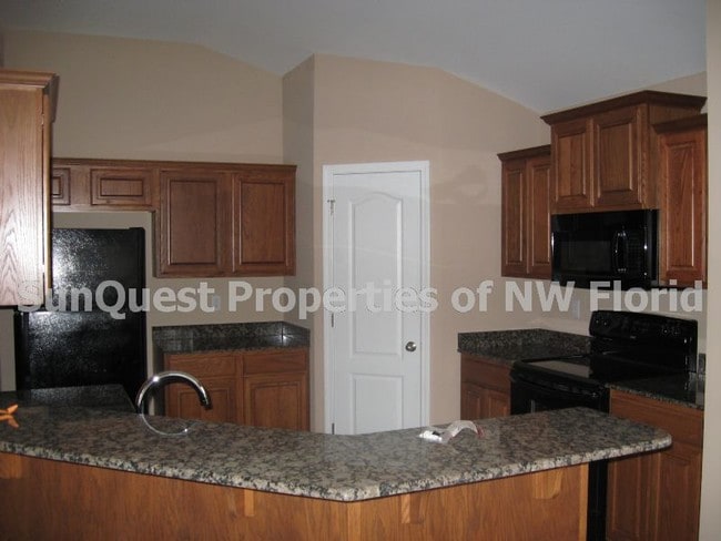 Building Photo - 4 Bedroom, all brick home in West Mobile