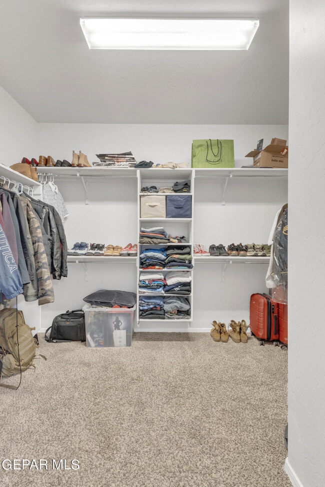 Building Photo - 1044 Gaitan St