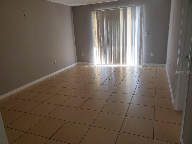 Building Photo - 2132 St Marteen Ct