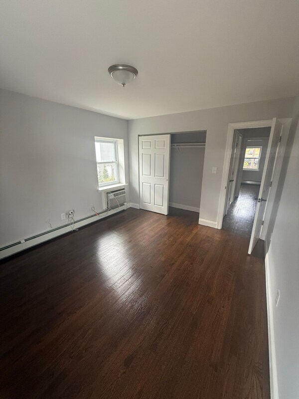 Building Photo - 393 Grove St