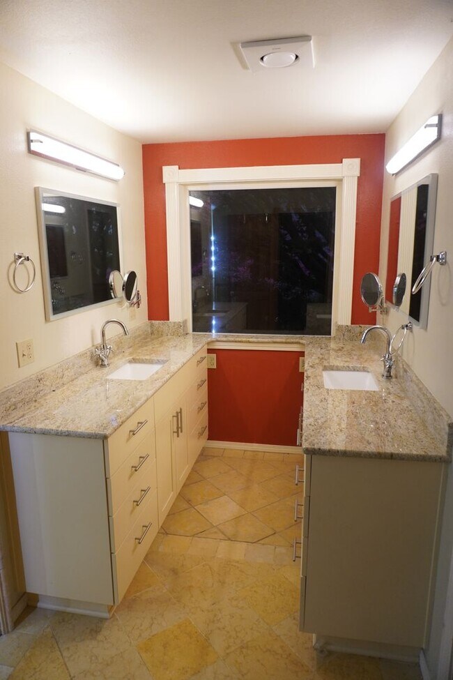 Building Photo - 24002 NE 120th Ct