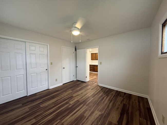 Building Photo - 211 E Park St