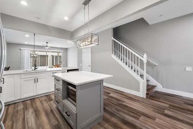 Building Photo - 26532 Castleview Way