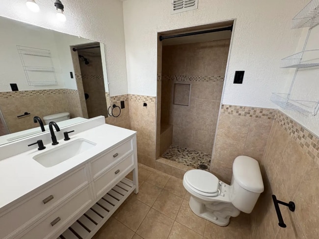 Building Photo - 312 Woodson Way