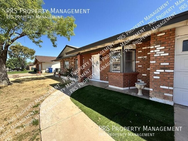 Building Photo - 711 N Oracle-