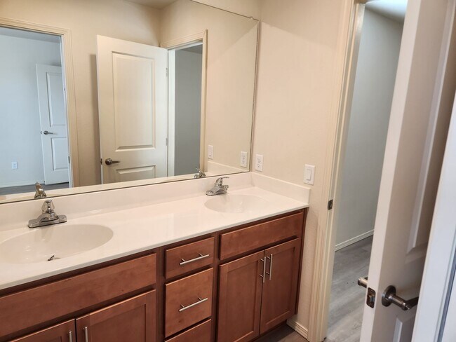 Building Photo - 1224 Tierra Verde Loop
