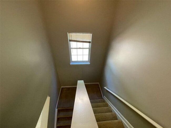 Building Photo - 2346 Delfern Dr NW