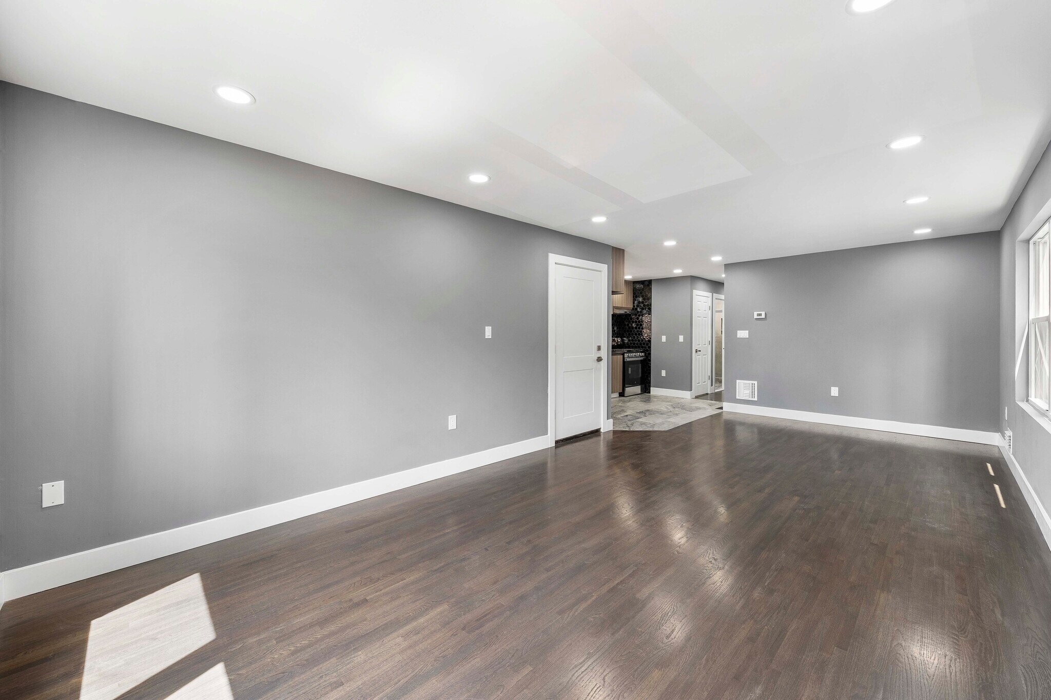 room 4 - 1117 Chestnut St