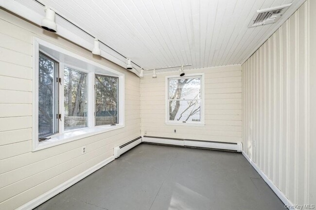 Building Photo - 40 Derby Rd