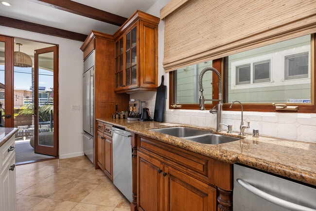 Building Photo - 227 Neptune Ave