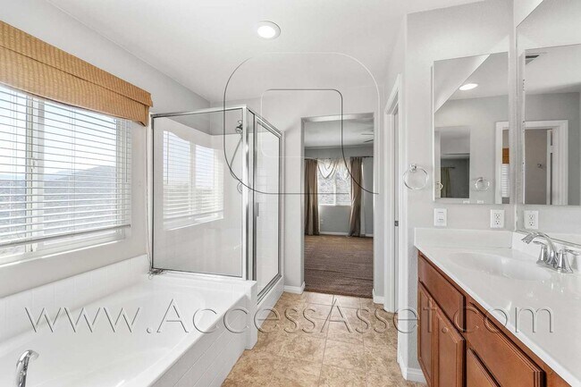 Building Photo - Spacious 4 Bed + Loft Home with 3-Car Garage in Lake Elsinore