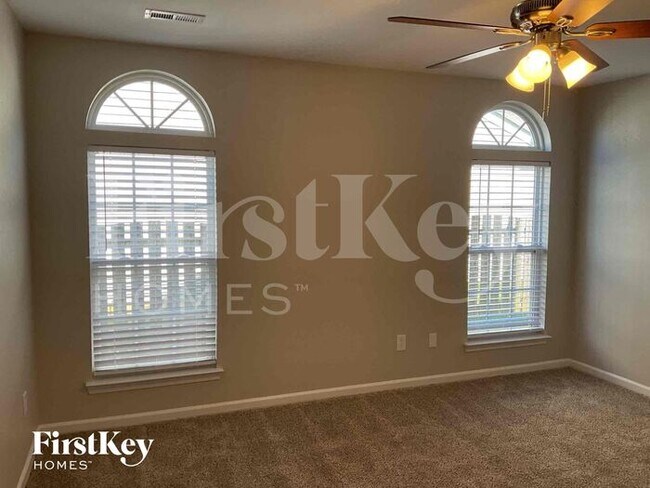 Building Photo - 12738 Planters Row Dr