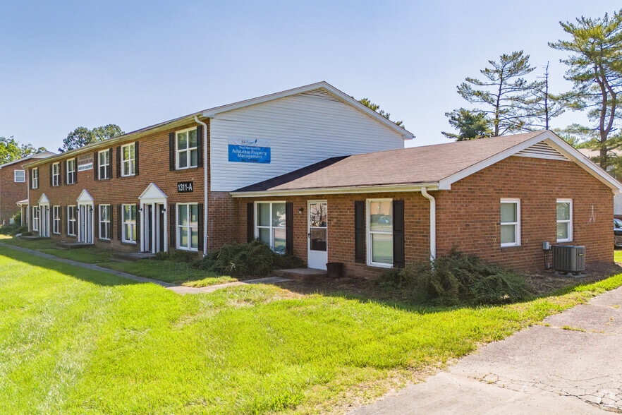 1311 Blair St - Lionchase Apartments