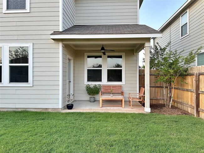 Building Photo - 12105 Cimaizon Dr
