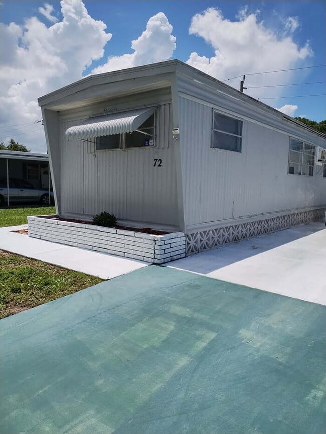 Building Photo - ask about Owner financing available