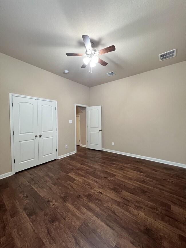 Building Photo - 25030 Buttermilk Ln