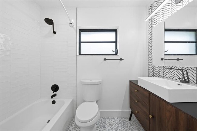 Building Photo - 3701 Arelia Dr