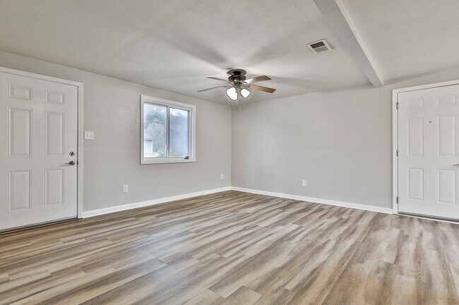 Building Photo - Cozy 3bd/1ba in Hampton.