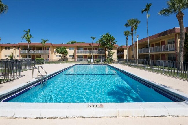 Building Photo - 850 E Commercial Blvd