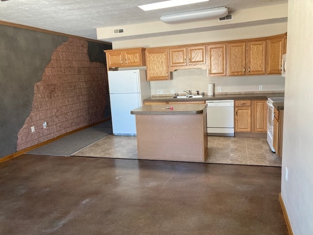 Kitchen w/ Island - 2414 W 10th St