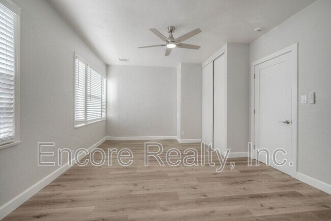 Building Photo - 303 3rd Ave