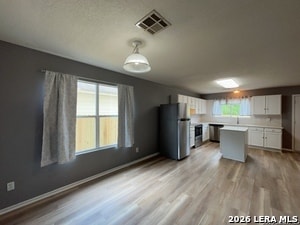 Building Photo - 9011 Laguna Falls