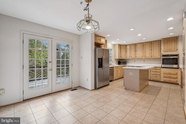 Building Photo - 15831 Glacier Ct