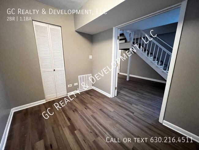 Building Photo - ***3LINCOLN PARK - COACH HOUSE / 2 BDRM + ...
