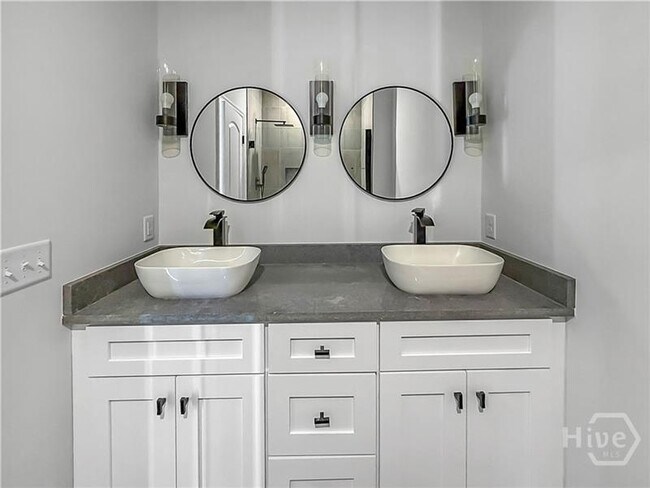 Building Photo - 3503 Haslam Ave