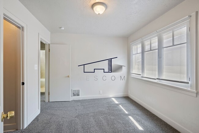Building Photo - Ogden 2 Bedroom, 1 Bathroom!