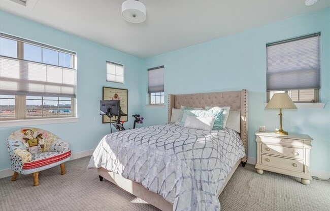 Building Photo - 8852 E 47th Ave